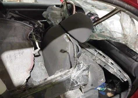 2007 Volkswagen Rabbit 2-Door z USA, uszkodzony, nr VIN WVWAR71K17W110730